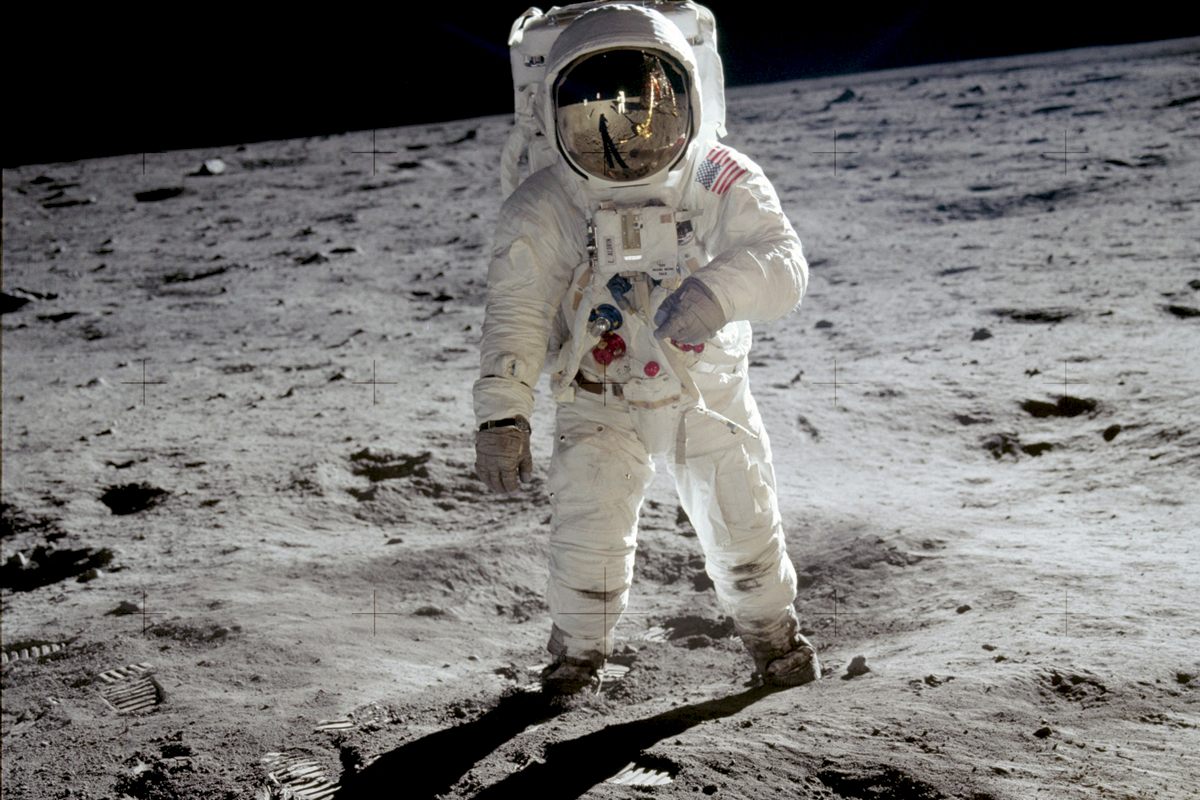 Omega Speedmaster, la Luna sullo scaffale