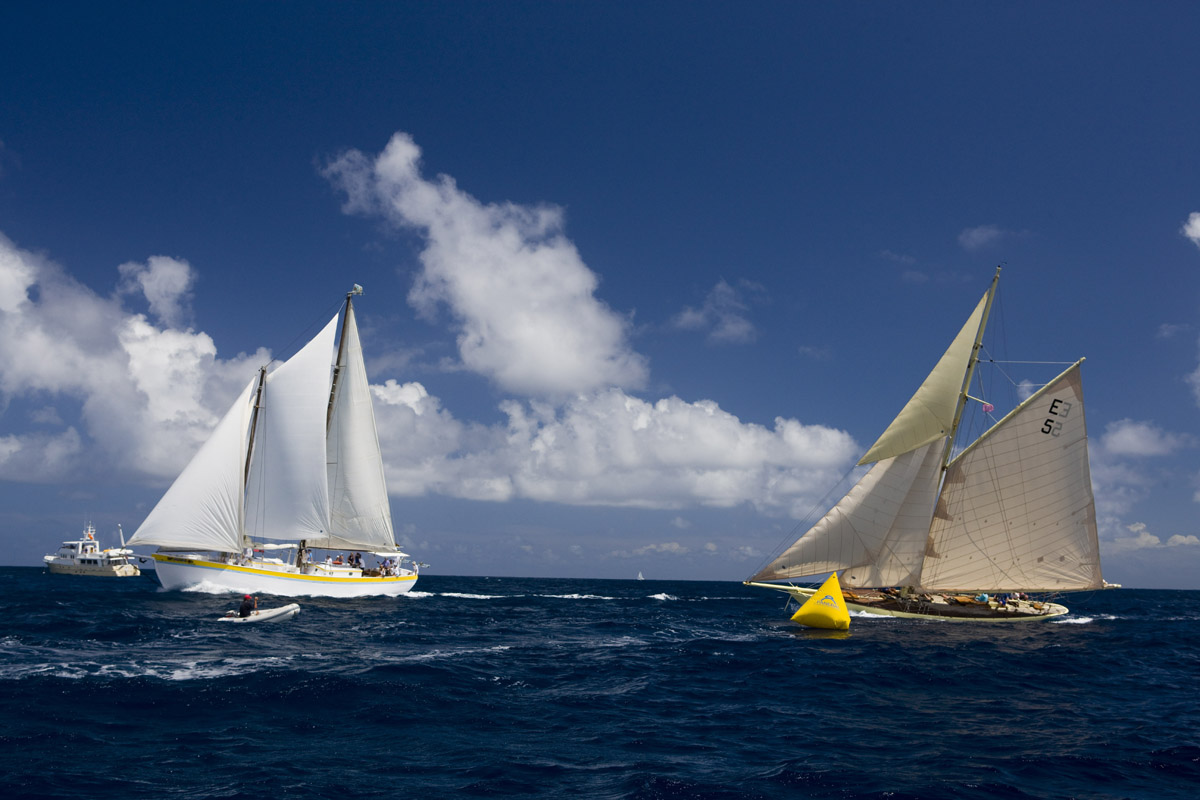 Un momento dell'Antigua Classic Yacht Regatta nel 2008