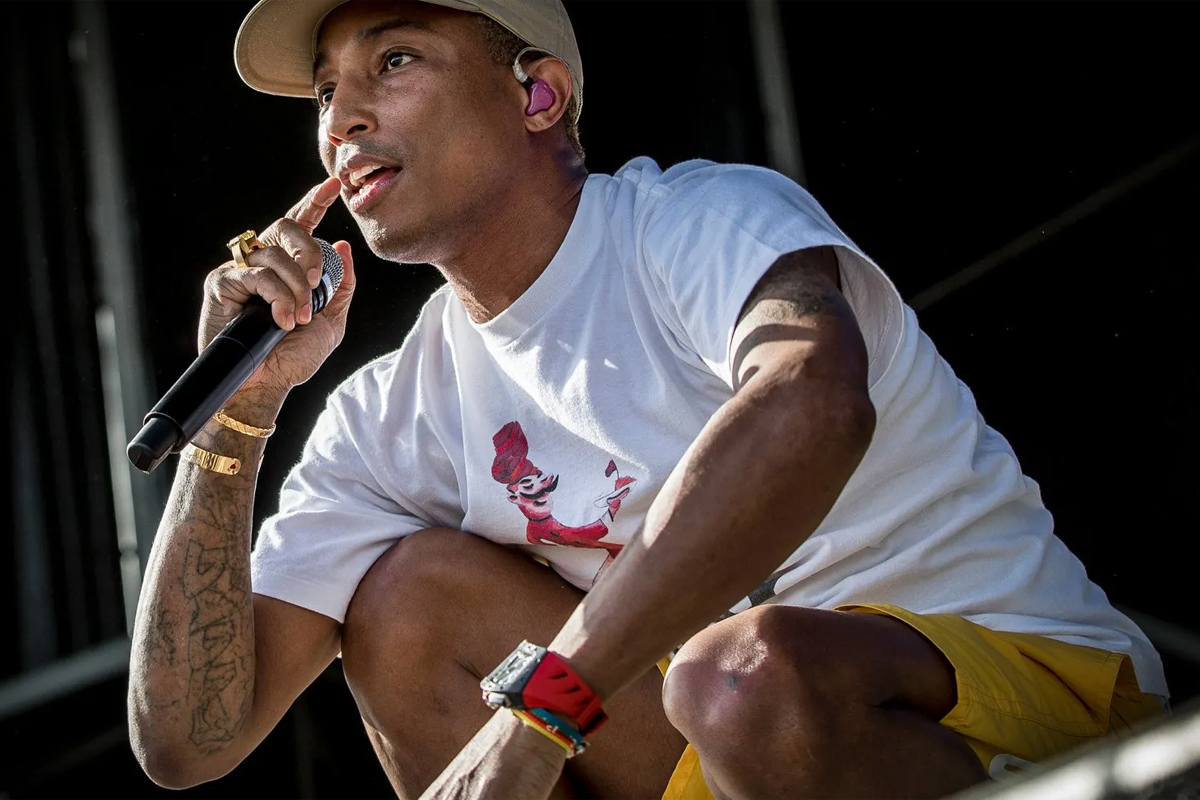 Pharrell Williams con l'RM 70-01