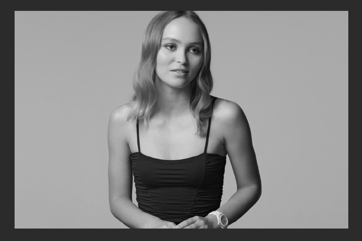 J12 Turns 20: la nuova campagna Chanel online
