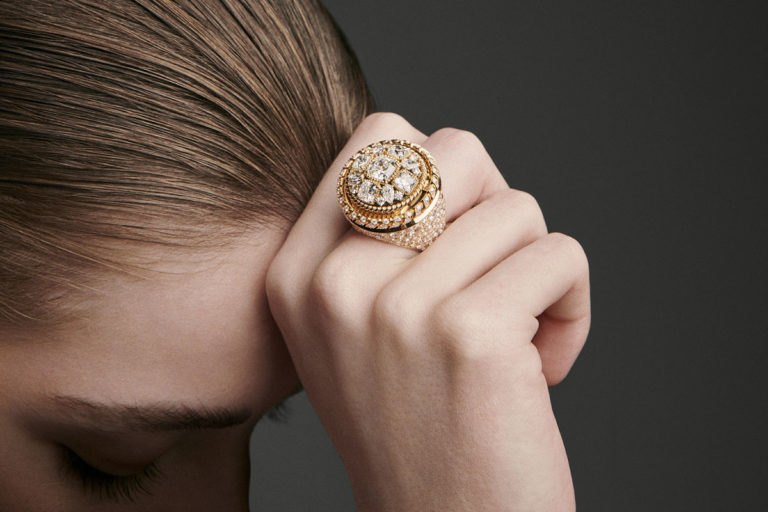 Mademoiselle Privé Bouton bague: gli anelli-orologio di Chanel