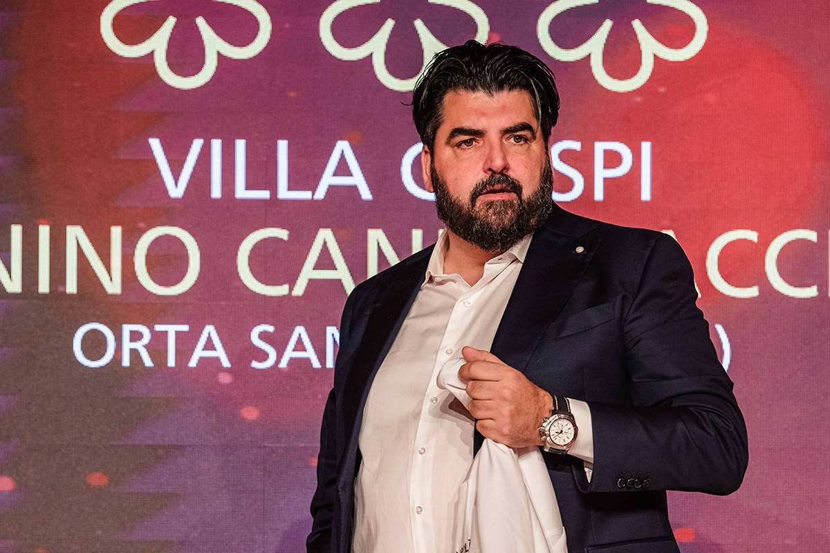 Antonino Cannavacciulo, premiato con 3 stelle dalla Guida Michelin 2023