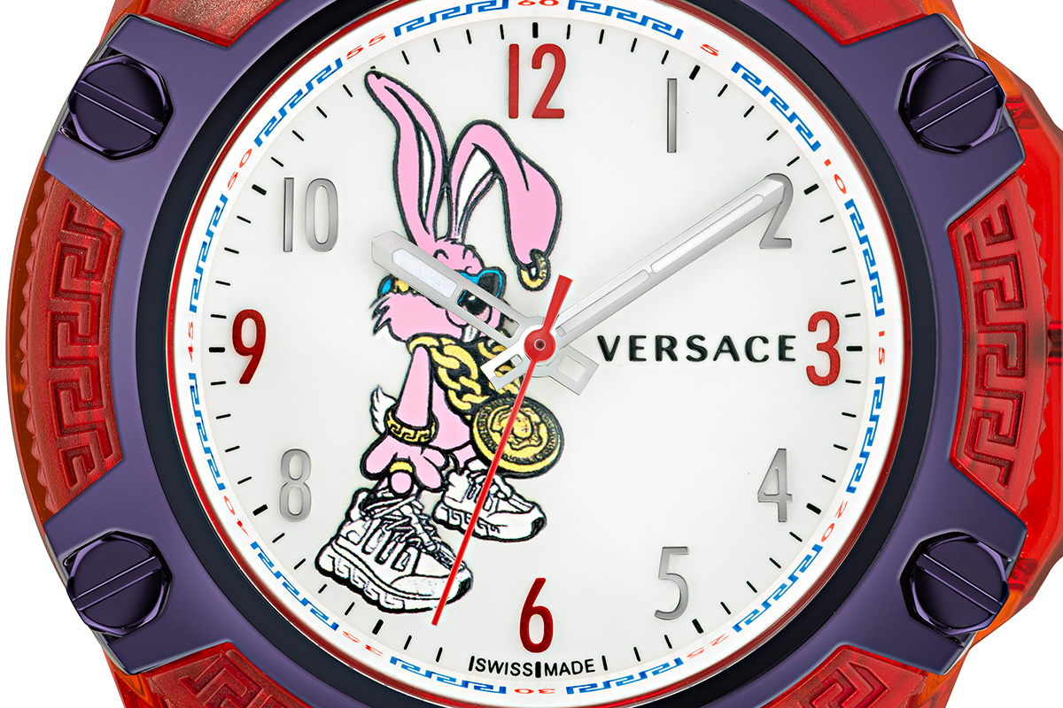 Close-up sul quadrante dell'orologio Versace per l'Anno del Coniglio
