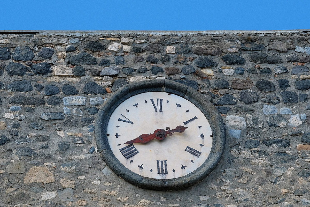 L'orologio a 6 ore del Castello di Melfi