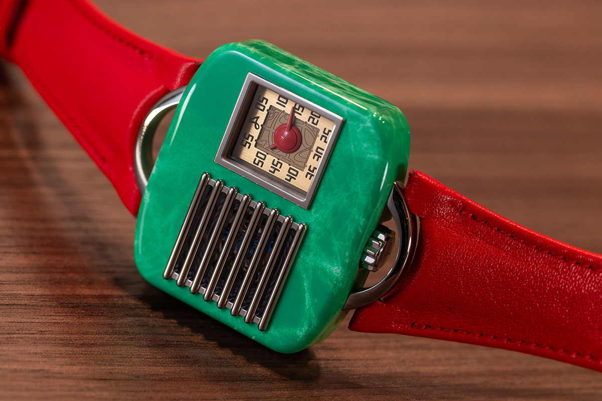 Retrovision ’47, Hautlence mette la radio al polso
