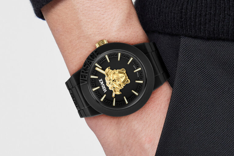 Medusa Pop & V-Pop, le iconiche capsule di Versace