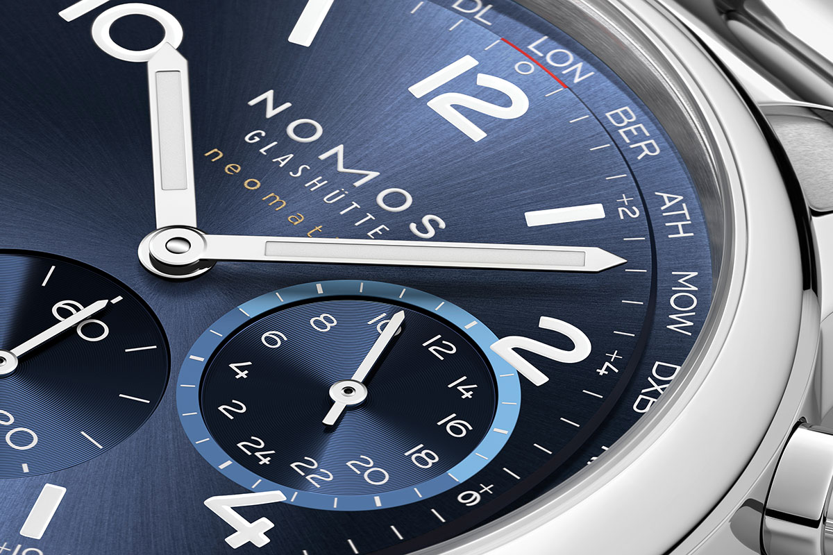 Dettaglio del quadrante del Nomos Club Sport neomatik Worldtimer