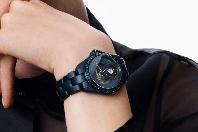 J12 Bleu Diamond Tourbillon, le complicazioni in blu di Chanel
