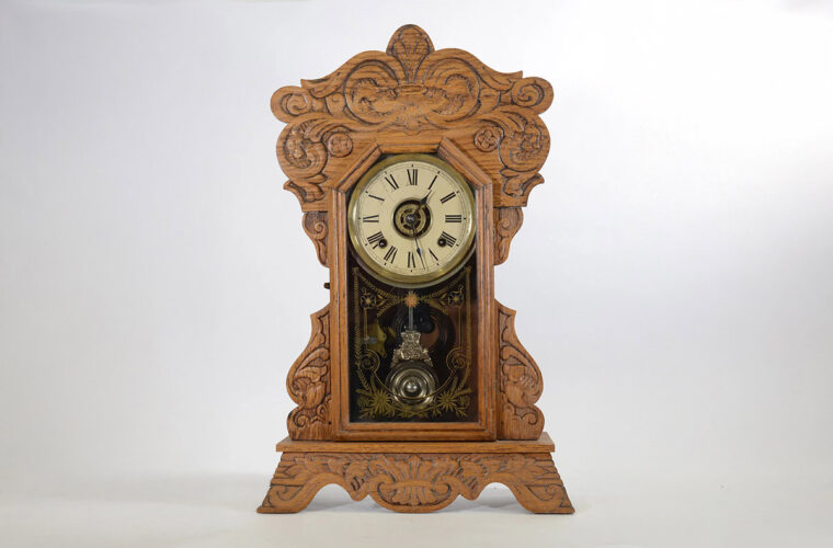 Un Gingerbread Clock di Ansonia