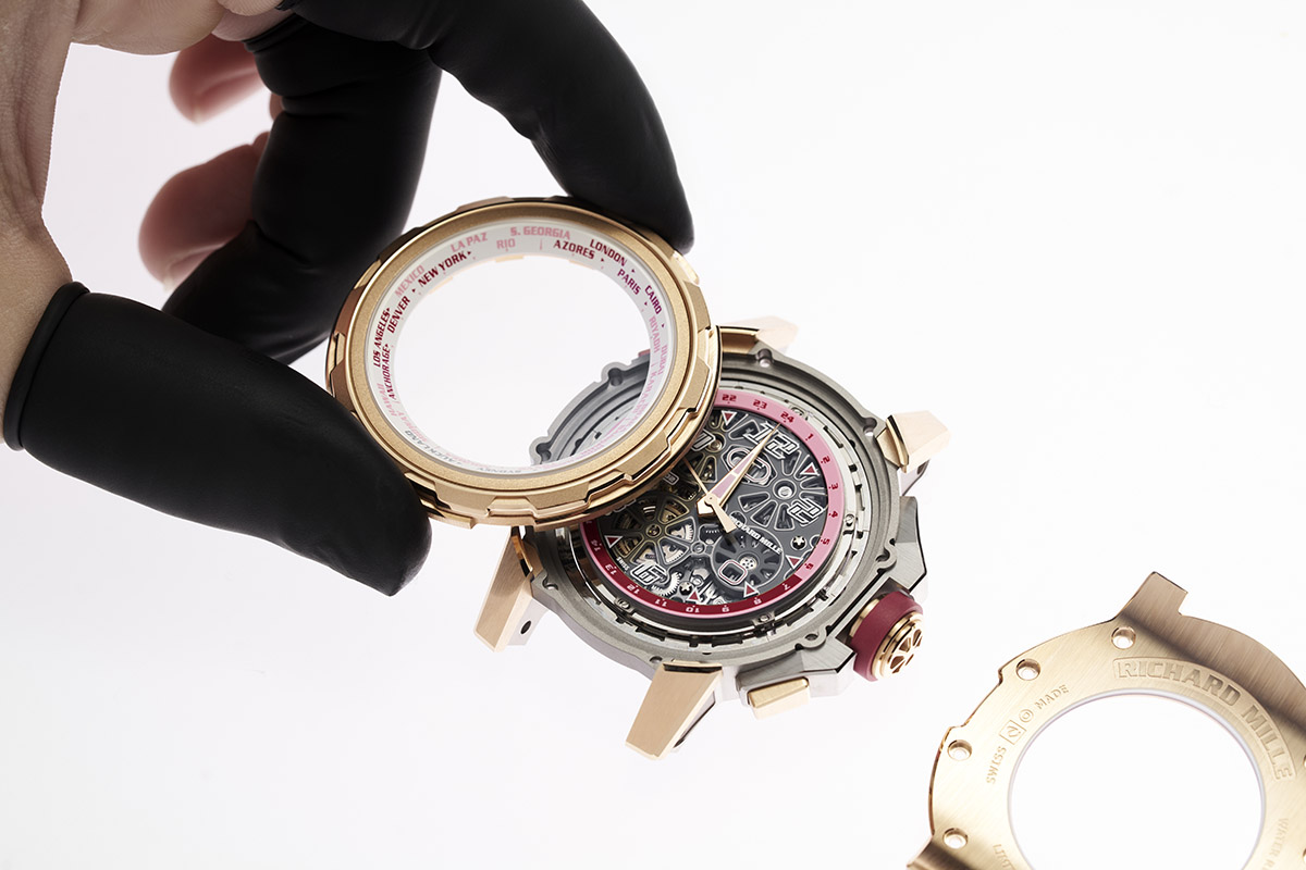 L'Automatic Worldtimer RM 63-02 in fase di montaggio