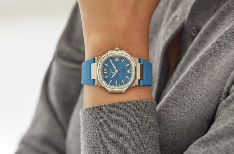 Il nuovo Nautilus Ladies 7010G-013, con quadrante e cinturino cerulei, indossato