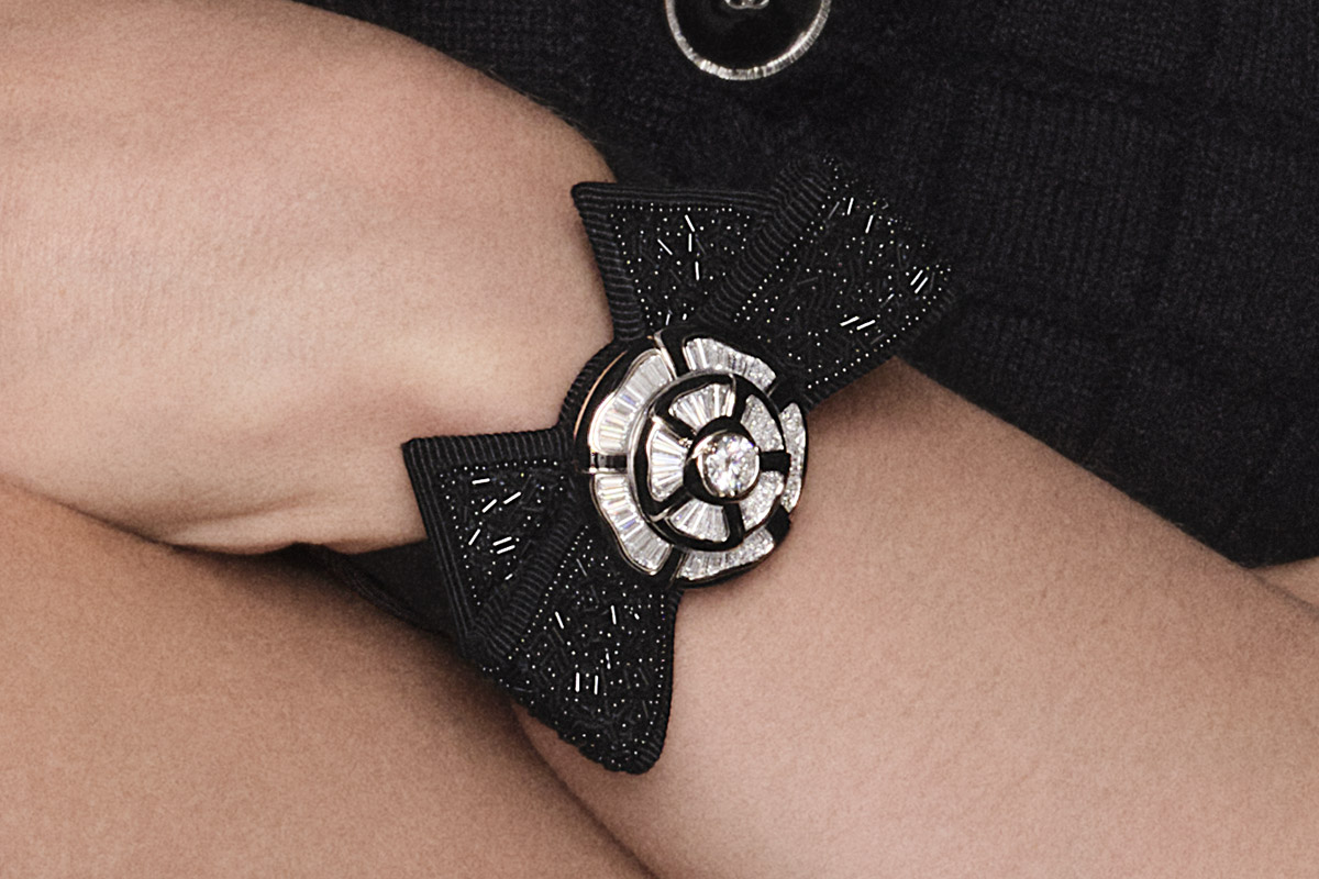 Nœud de Camélia: l’orologio-gioiello di Chanel tra arte e ricamo