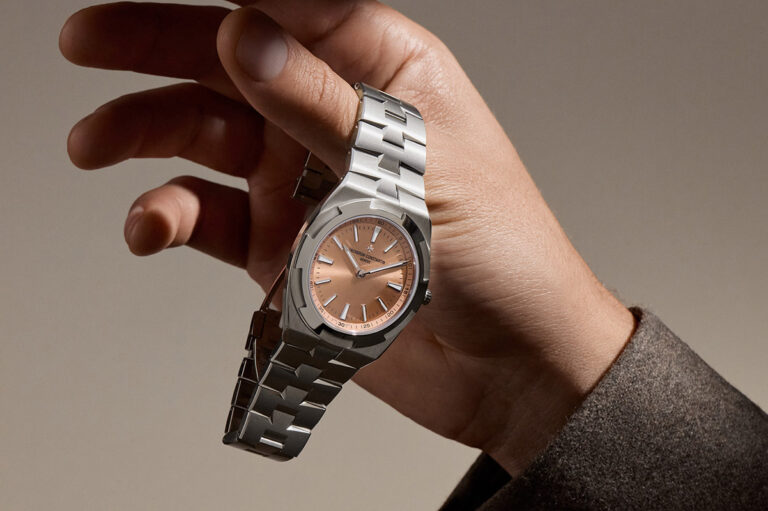 L’Overseas Automatico Ultrapiatto e il calibro 2550 di Vacheron Constantin