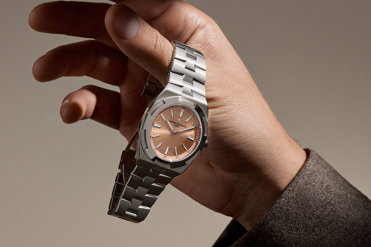 L’Overseas Automatico Ultrapiatto e il calibro 2550 di Vacheron Constantin