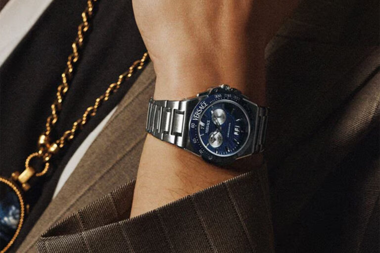 Versace Greca Reaction, la Medusa personalizza lo stile sport-chic