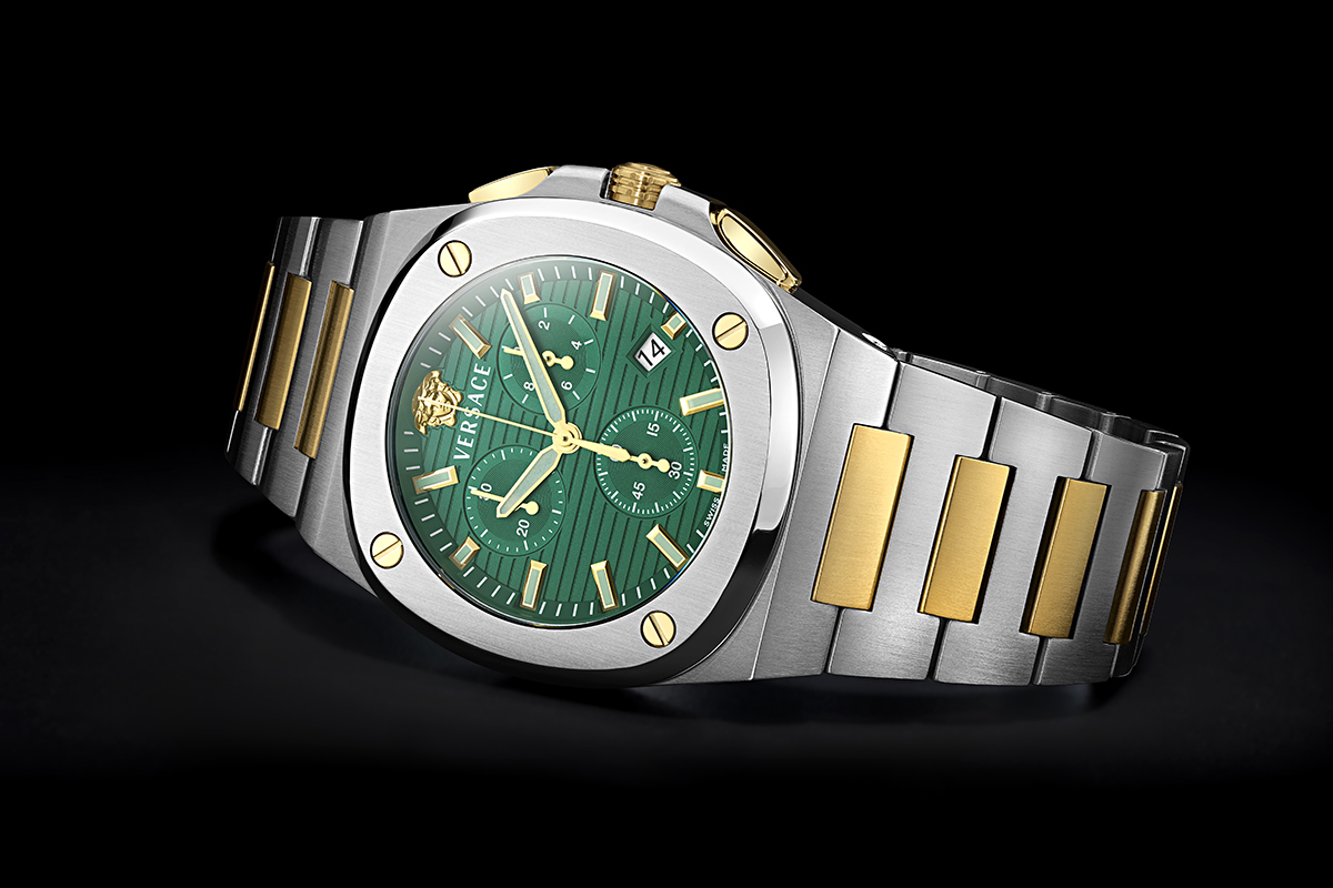 Versace Tolomeo Chrono "sdraiato" su un fianco